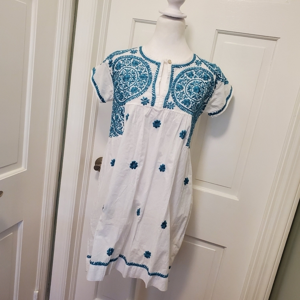 NWT Dolma White With Turquoise Colored Embroidery 100% Cotton Dress Small